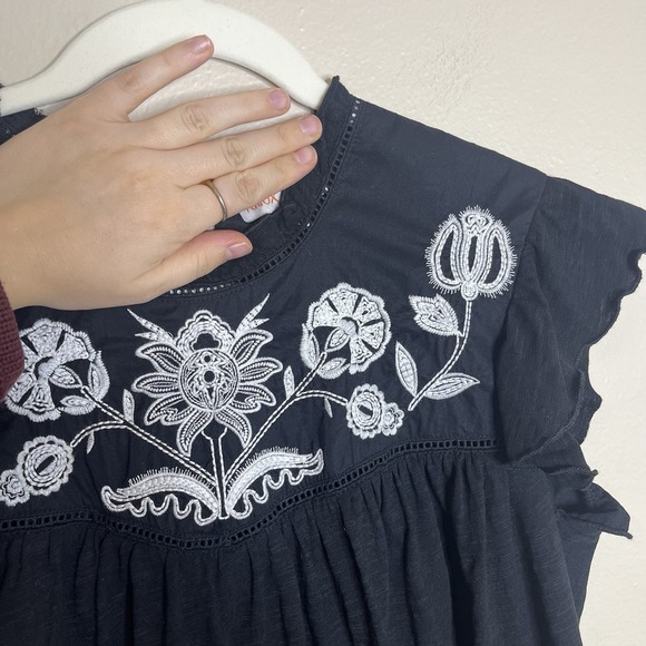 Black White Embroidered Top Floral Boho Classic Knox Rose Flutter Sleeve Cottage - Picture 3 of 6